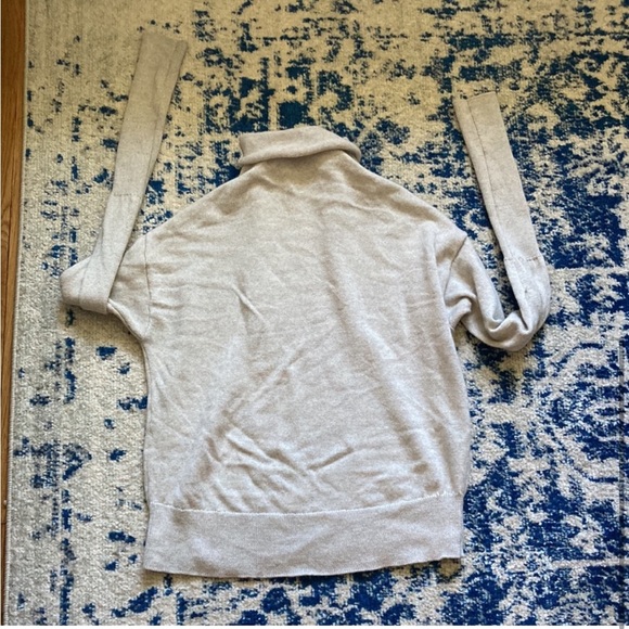 Aritzia Wilfred sweater - Picture 5 of 5